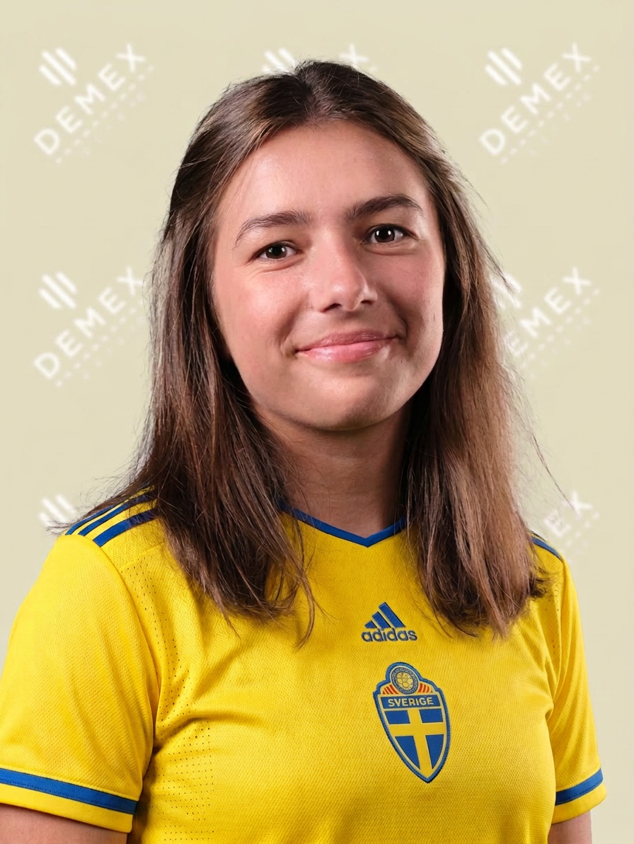 Ronja Nykvist i Sverigetröja