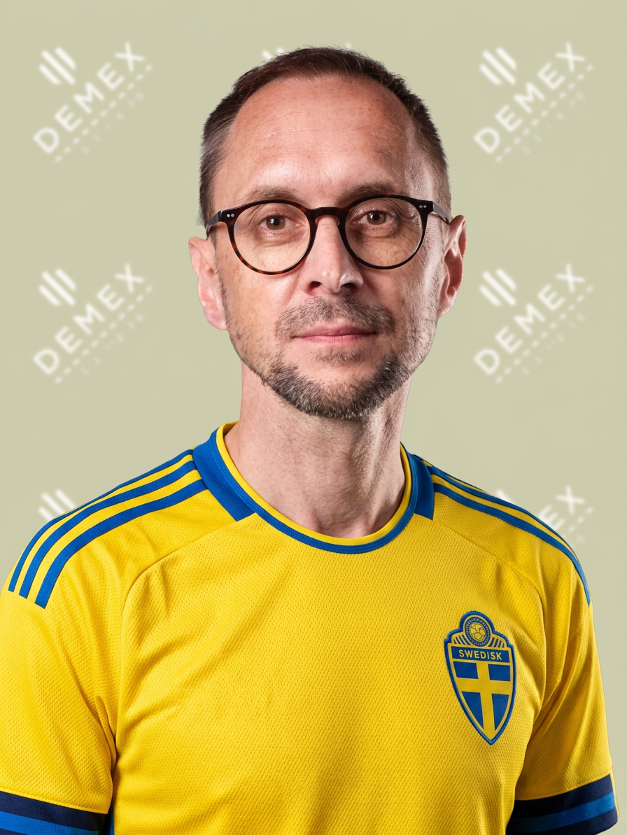 Wojtek Wisniewski i Sverigetröja