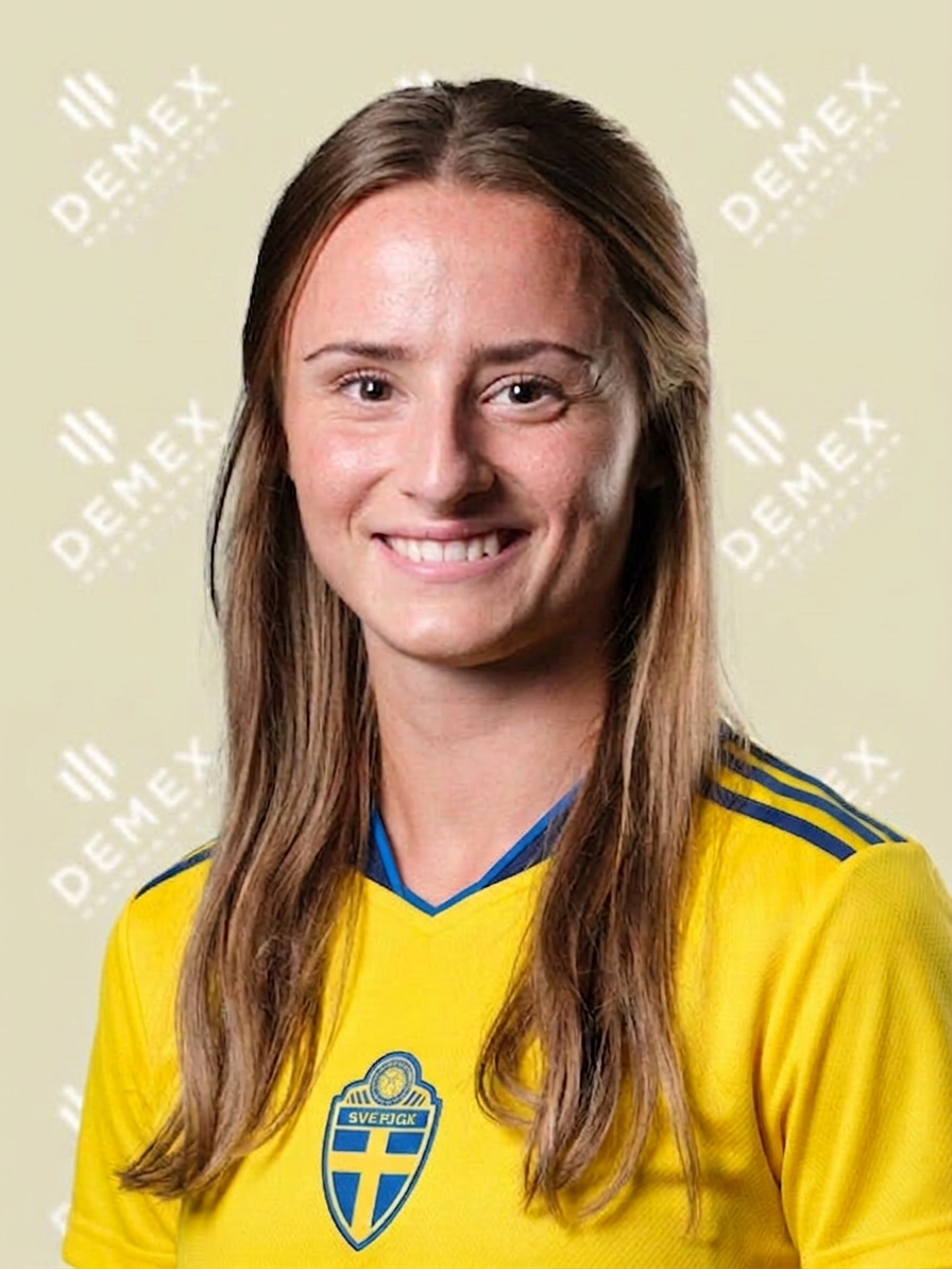 Zenia Dalrymple i Sverigetröja